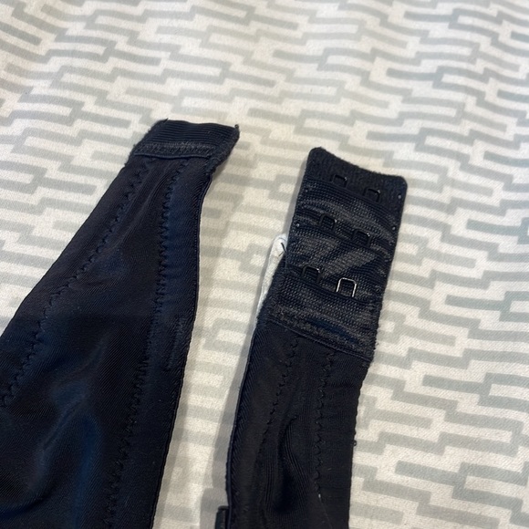 Calvin Klein black bra strapless push up silicone hold 34b - Picture 6 of 8